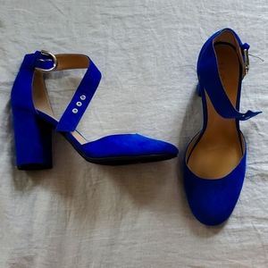 Never worn royal blue strappy heels, new wo tags